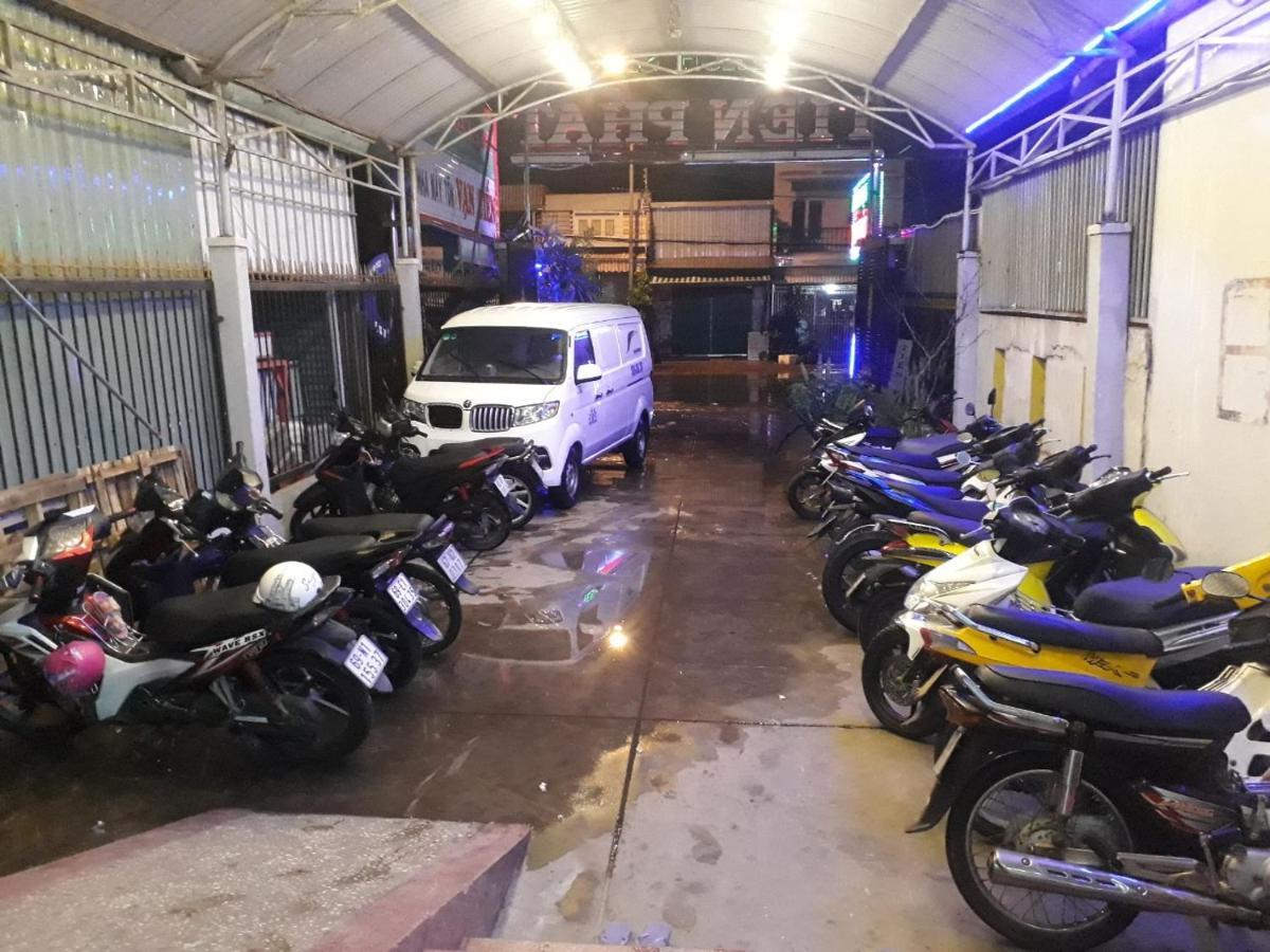 Khách Sạn Tiến Phát Cà Mau Esterno foto